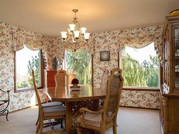 5th image of 254 Rockwood Dr