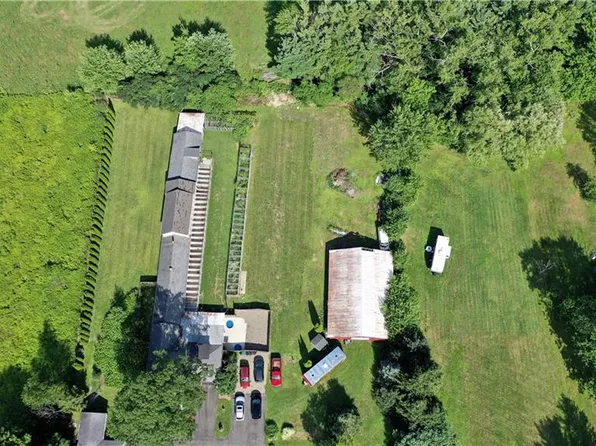6153 S Abbott Rd, Orchard Park, NY 14127