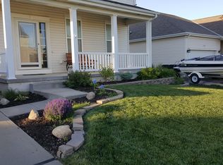 916 Port Royal Dr, Papillion, NE 68046