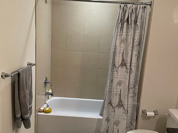 4th image of 1600 Arch St #1004