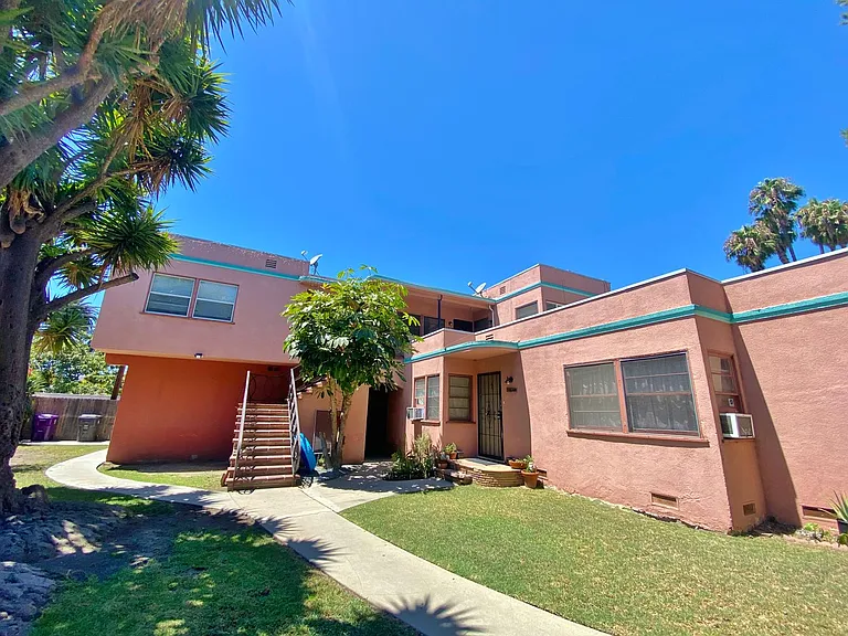 1833-1843 Daisy Ave — Photo 11