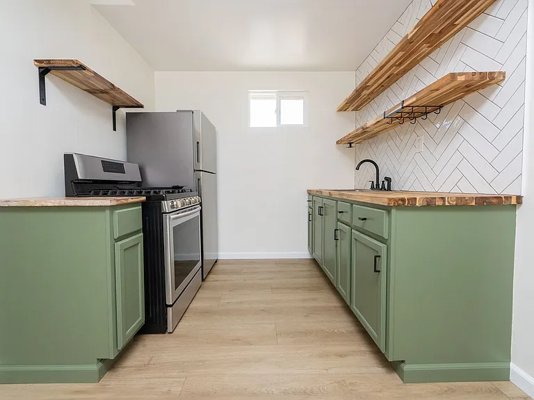 1053 Florence St — Photo 22