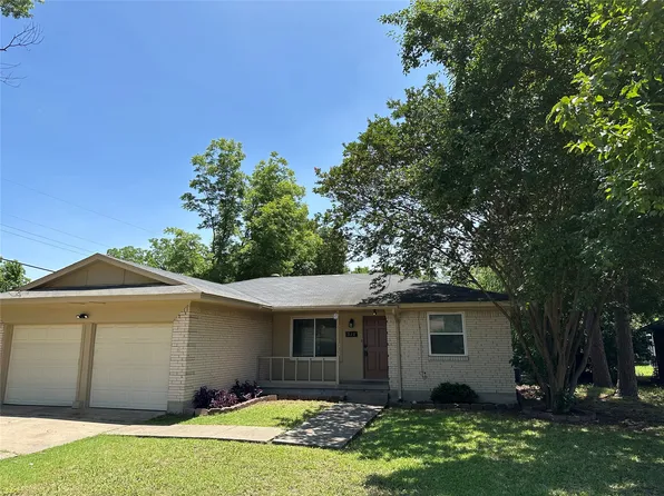 922 Downing St, Forney, TX 75126