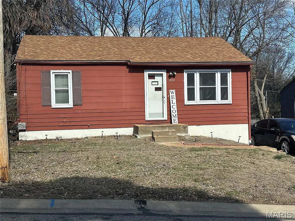 233 Connolly Dr photo 1