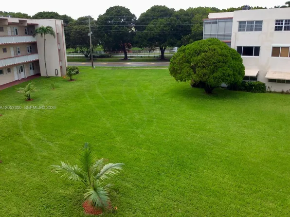 2200 Park Ln, Hollywood, FL