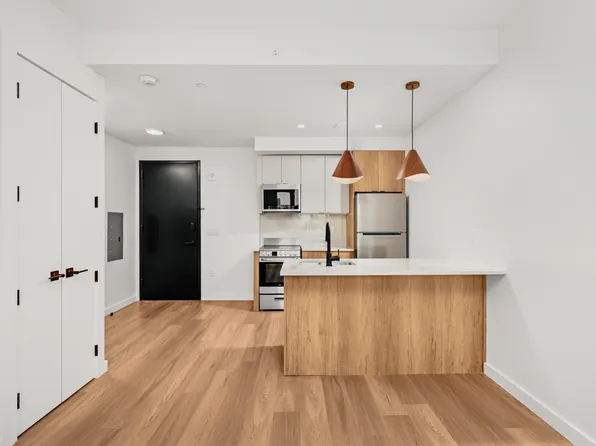 261 Grand Concourse image 1 of 21