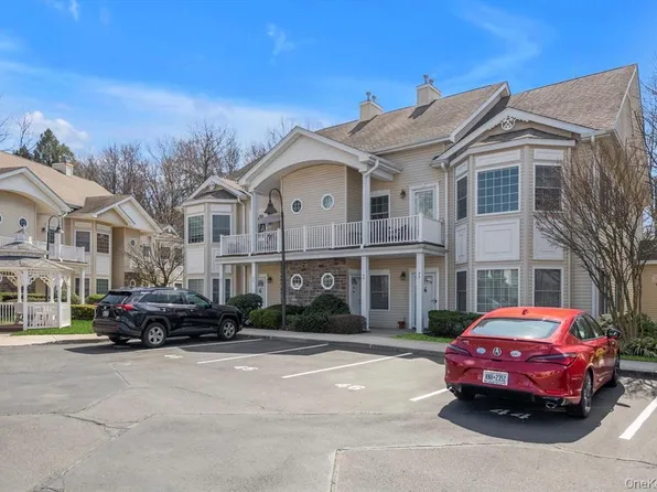 45 Autumn Dr, Plainview, NY 11803