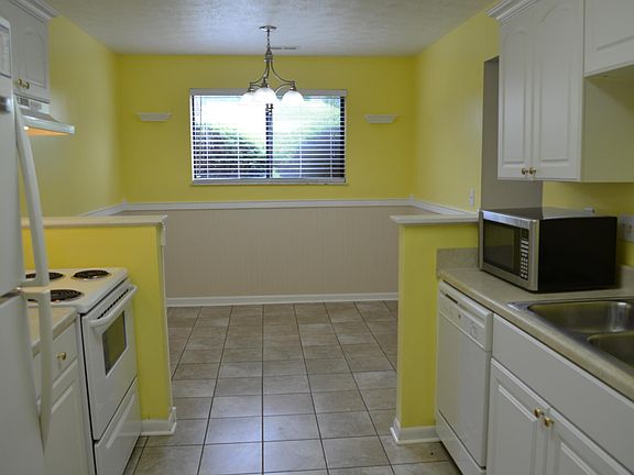 2nd image of 2100 Augusta Blvd APT 133