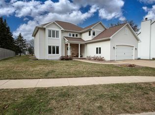 2417 S Matthias St, Appleton, WI 54915