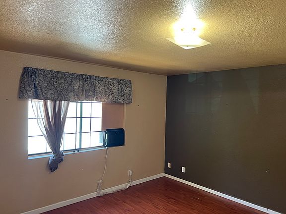 2nd image of 603 Clinger Ct