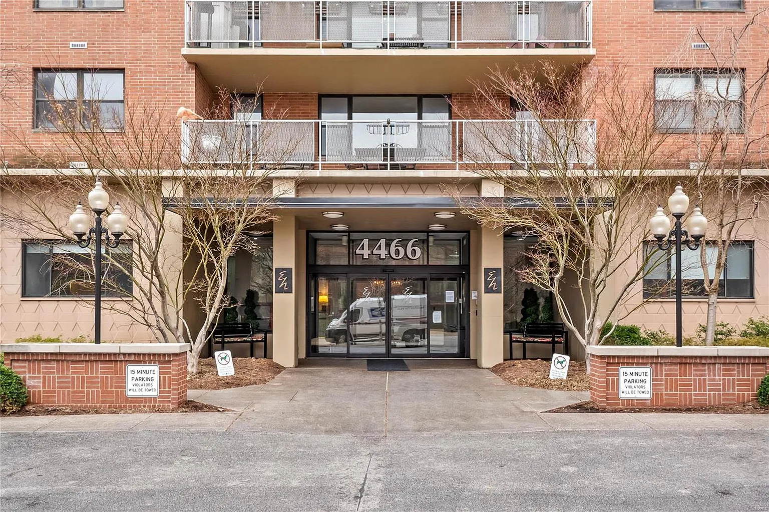 4466 W Pine Blvd APT 3F photo 1