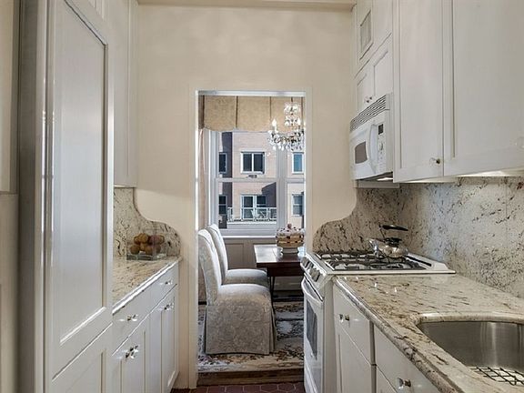 3rd image of 45 Sutton Pl S APT 21C