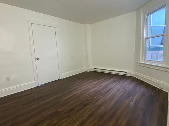 5th image of 918-920 E Morton St