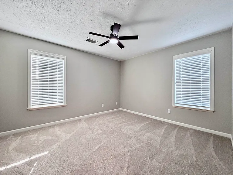 271 Meadowland Dr — Photo 14