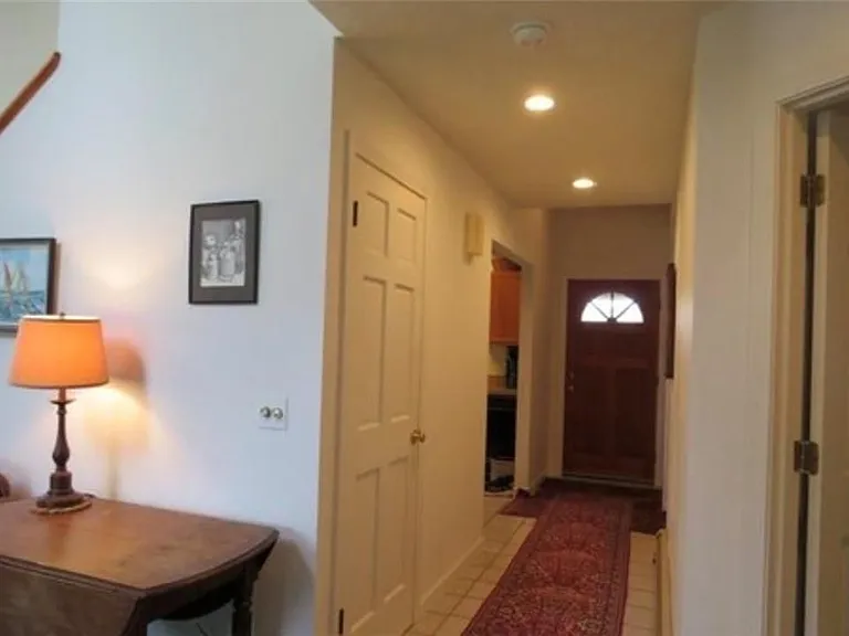 48 Bellevue Ave — Photo 14