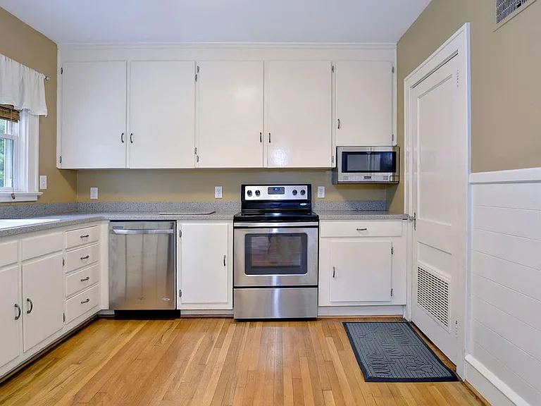 9 Westover Rd — Photo 11