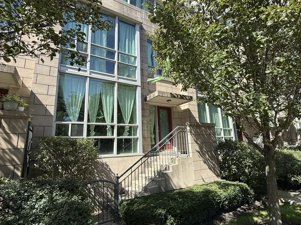 70 Absolute Ave #Townhouse 128, Mississauga, ON L4Z 0A4