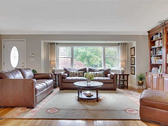 3rd image of 58 Hill Dr