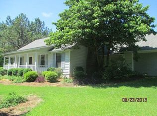 215 Columbus Dr, Vidalia, GA 30474