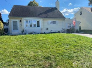 10 Elm Ter, Parlin, NJ 08859