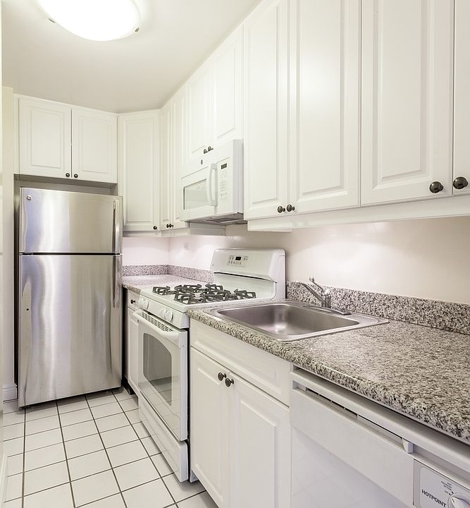 1st image of 55 W 14th St APT 5N
