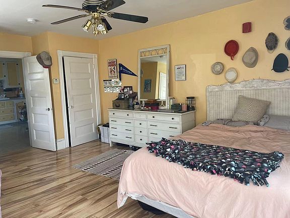 5th image of 412 Waterman Ave #2R
