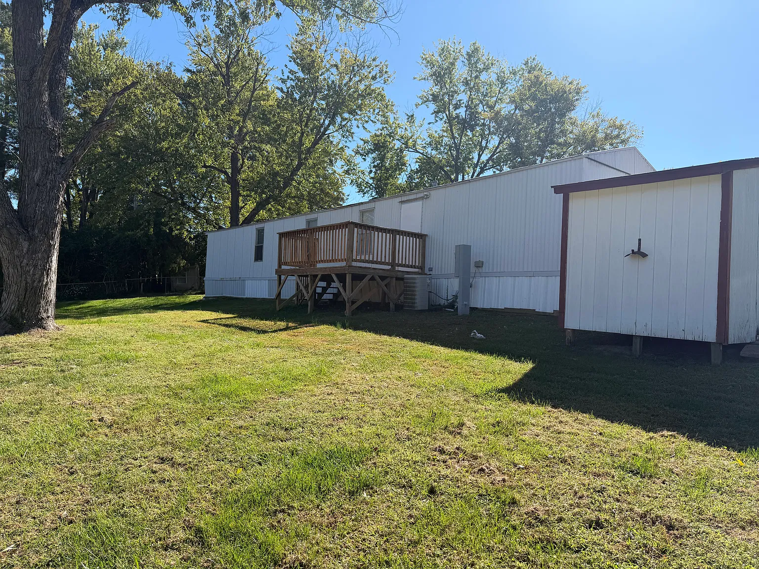 3 bed, $1,200 — Photo 2
