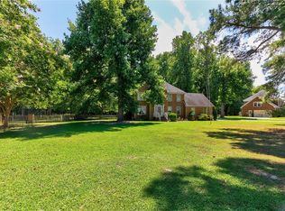123 Kings Point Dr, Suffolk, VA 23434