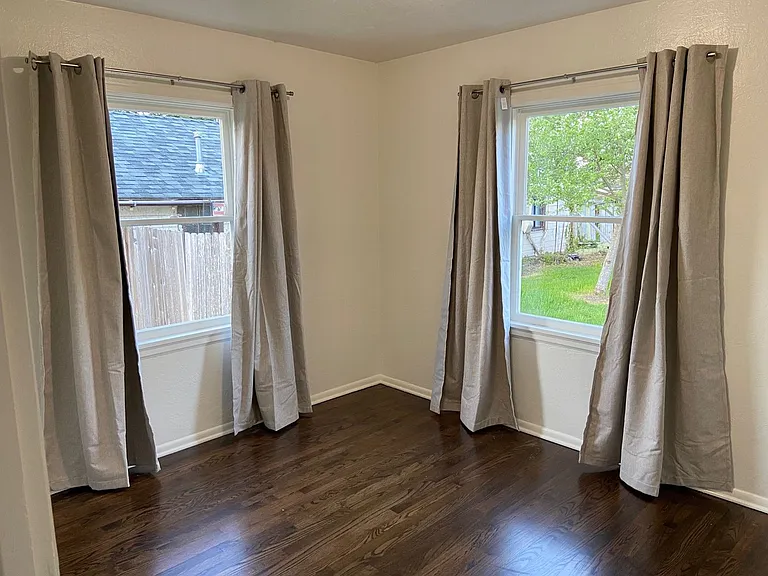 4055 Williams St — Photo 11