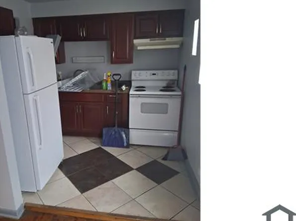 708 W 111th St #2N, Chicago, IL 60628