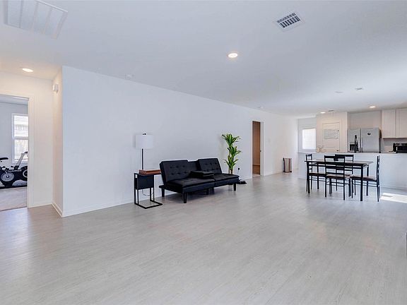 5th image of 27450 Sweetwater Bay Dr