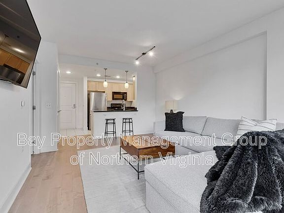 3rd image of 2001 15th St N APT 203