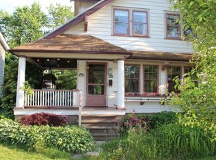3243 E Scarborough Rd, Cleveland Heights, OH 44118