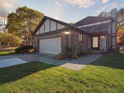 1402 Coventry Close St, East Lansing, MI, 48823