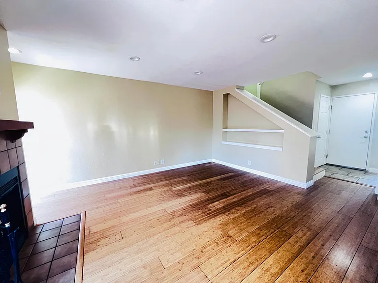 1254 Sierra Village Pl — Photo 5