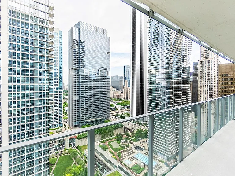The Lakeshore East views combine nature and cityscapes