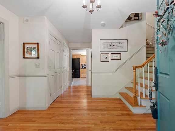 4th image of 36 Westland Farm Rd