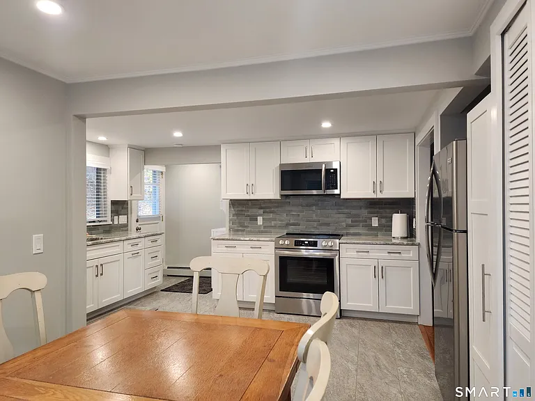7 E Pattagansett Rd — Photo 6