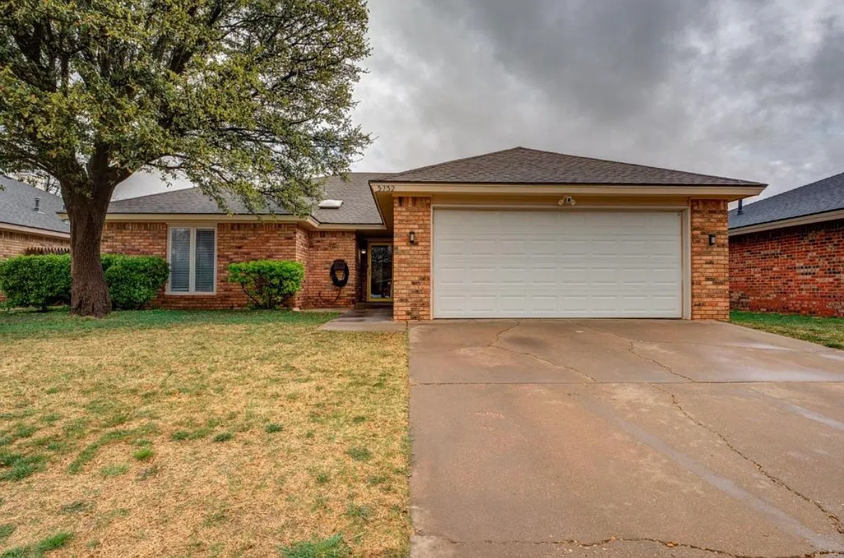 3 bed, 1663 sqft, $2,220 — Photo 1
