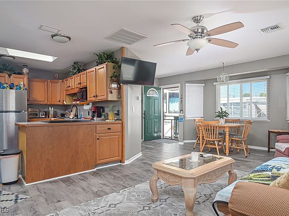 4th image of 4828 Flamingo Dr
