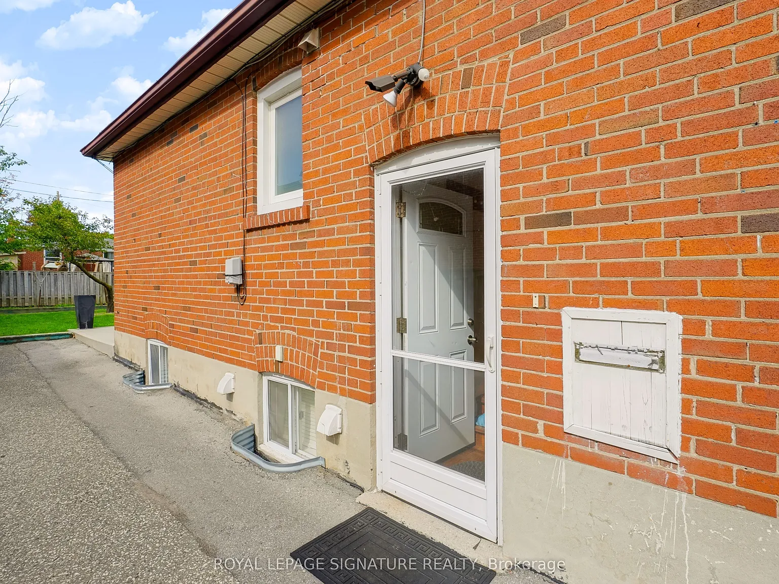 2 bed, $1,800 — Photo 2