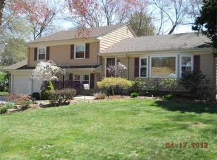 23 Winthrop Dr, Barrington, RI 02806