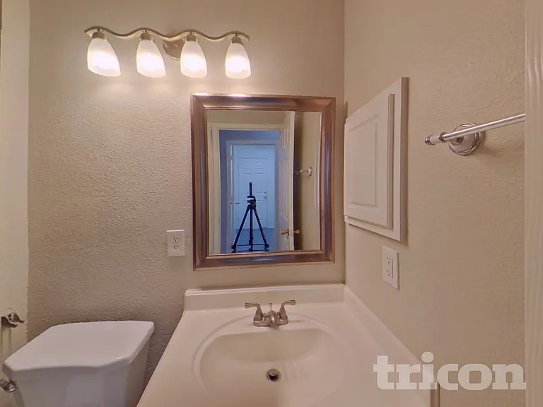 4021 Chinaberry Dr — Photo 16