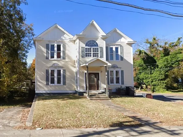 102 S Main St, Reidsville, NC 27320
