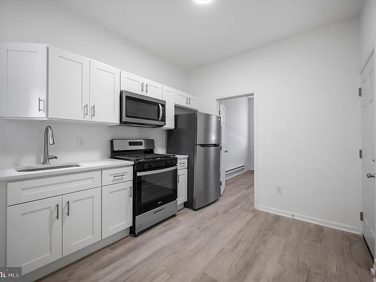 1418 W Erie Ave #4 — Photo 4