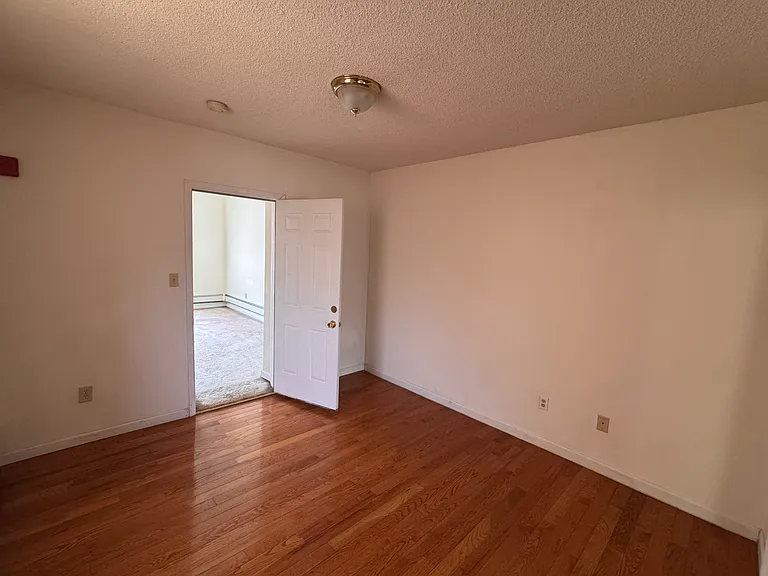 115 S 4th Street — Photo 20