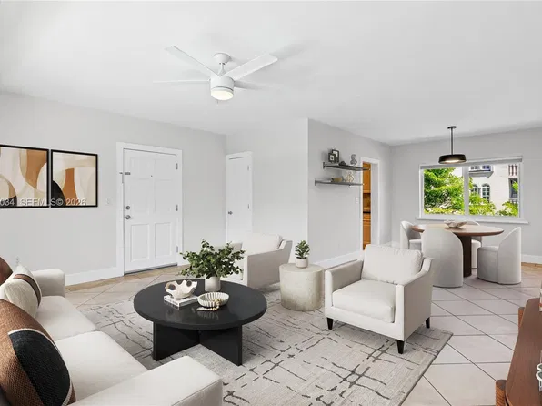 125 Edgewater Dr, Coral Gables, FL