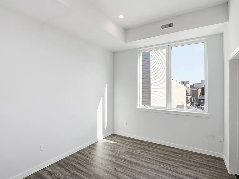 2301 Frankford Ave — Photo 40