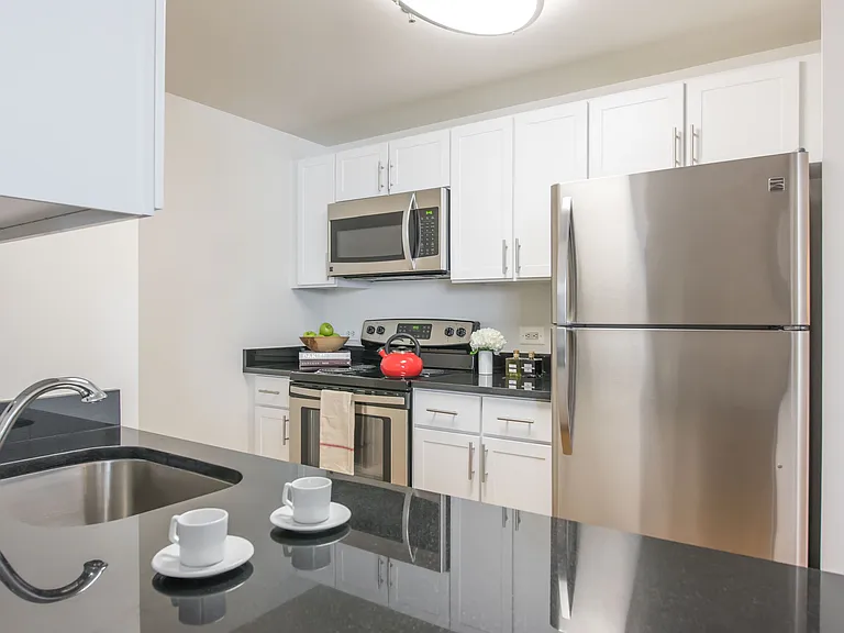 77 Park Avenue — Photo 4