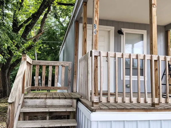 245 SE 29th St, Topeka, KS